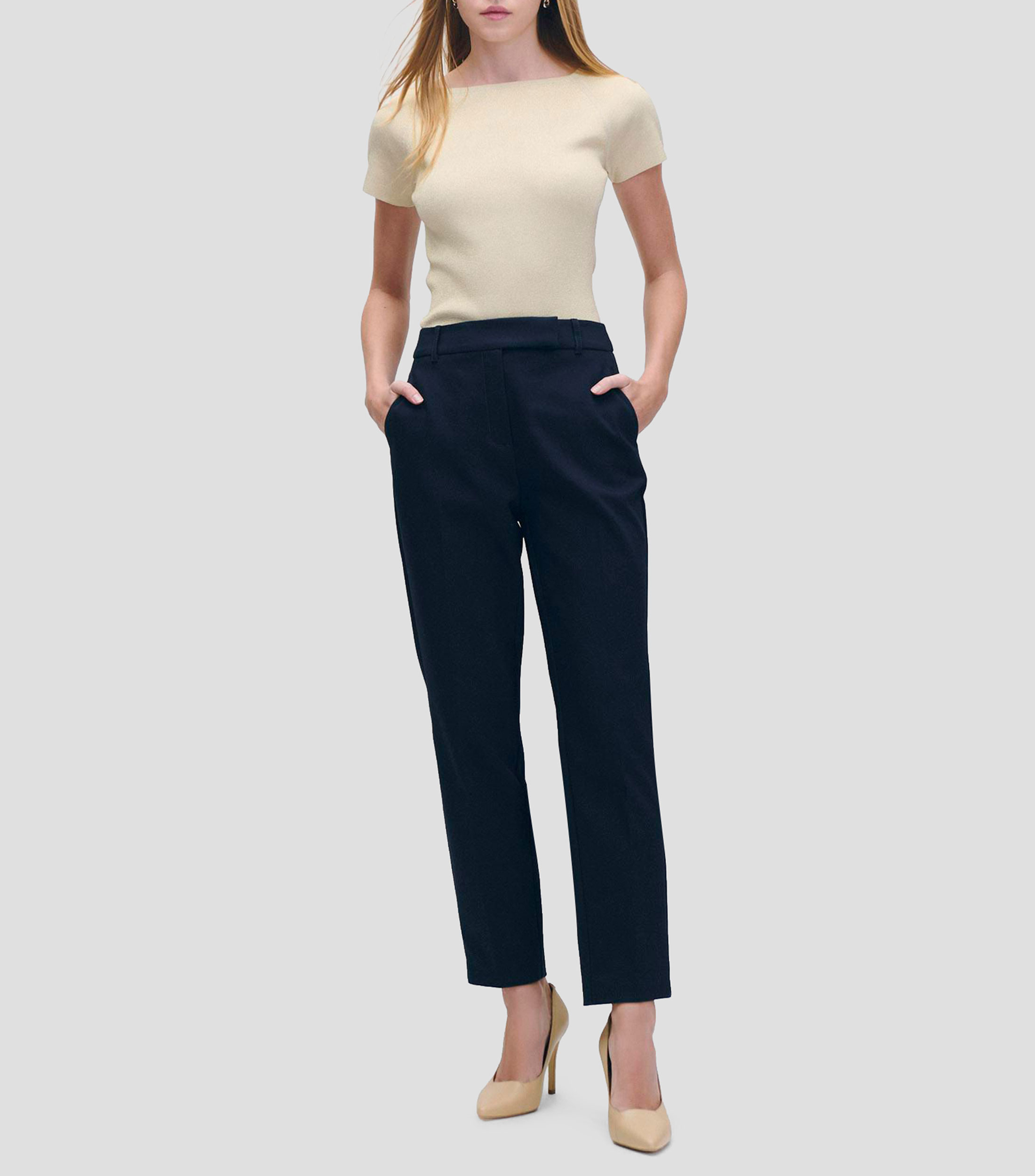 Pantalón pretina con pase trabas y bolsas diagonales Mujer